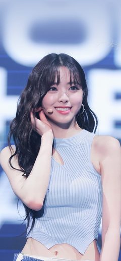 Ppl Itzy Yuna Kpop Idol Smile Longhair Sleeveless Girl Beauty Music